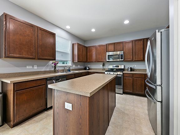 4th image of 2360 Mayfield Dr