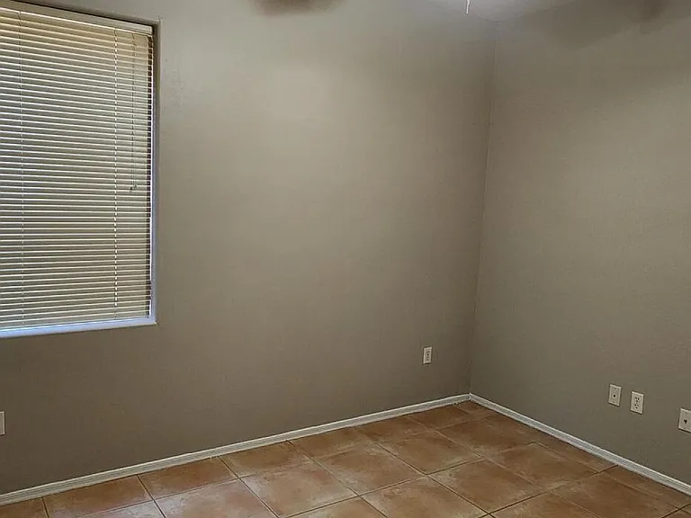 5453 N Little River Ln — Photo 7