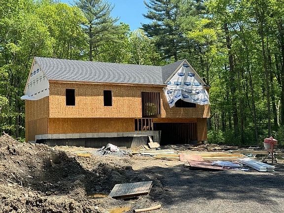 4th image of 31 Hereford Ln