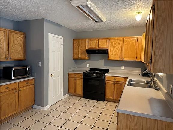 3rd image of 2103 S Village Green St