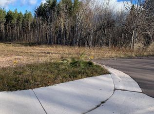 11 Dolomite Dr, Hancock, MI 49930