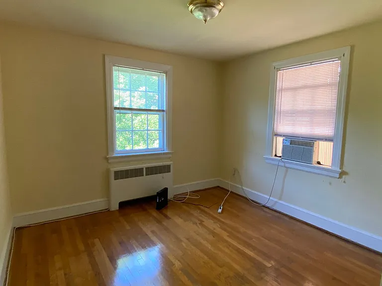 4201 Bromley Ln — Photo 7