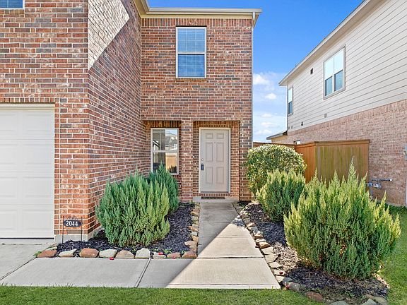 2nd image of 2044 Ezell Dr