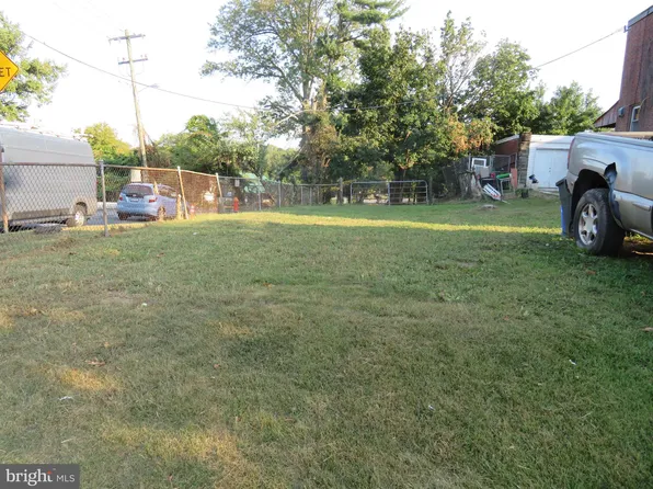 585 Parker Ave, Philadelphia, PA 19128