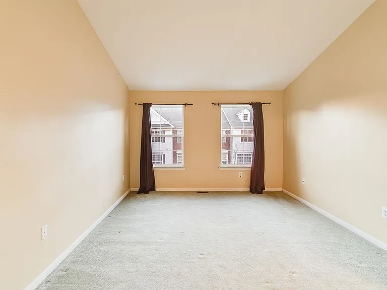 6 Carpenter Ct — Photo 13
