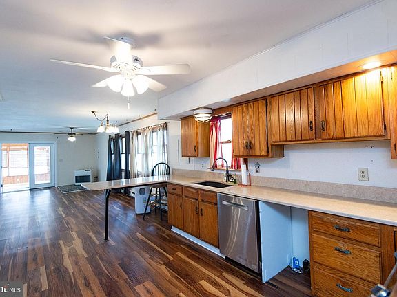 4th image of 5023 Russell Rd