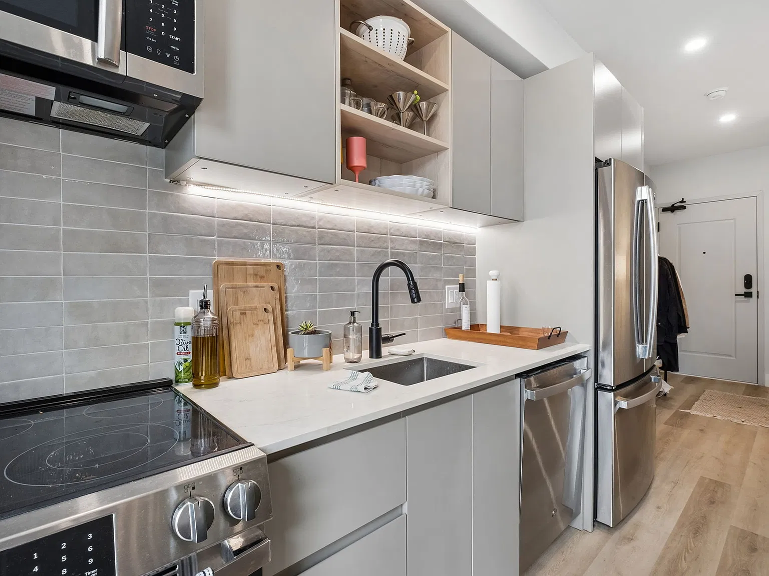 2 bed, 780 sqft, $2,550 — Photo 3
