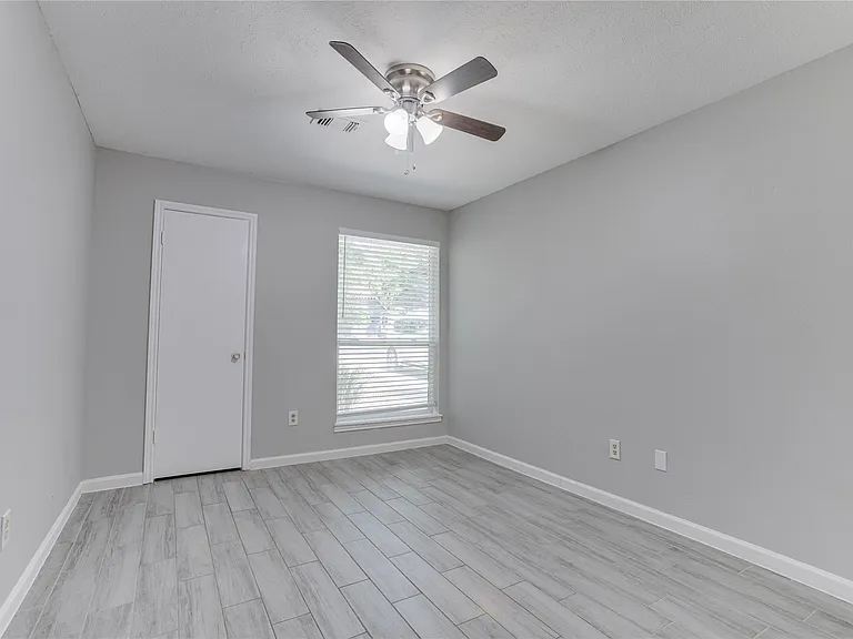 128 N Deerfoot Cir — Photo 23