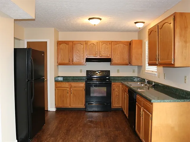 1053 Amherst Blvd — Photo 2