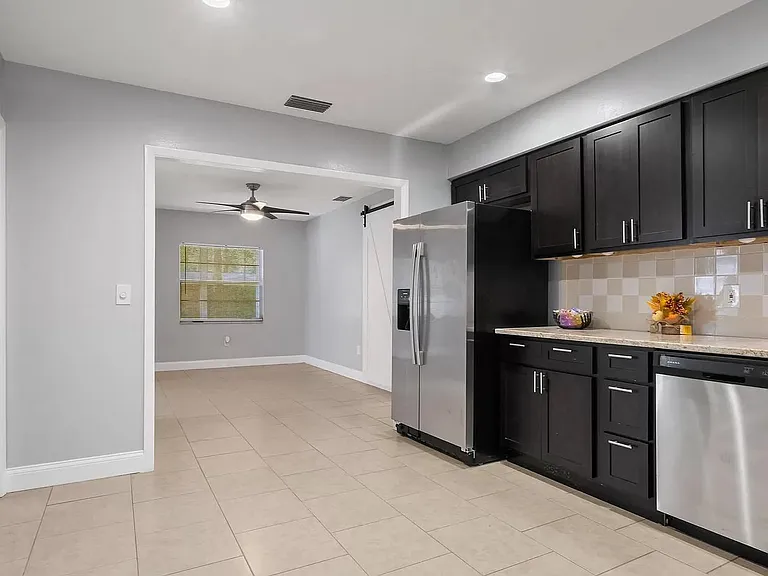 25027 Holden Dr — Photo 31