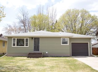 810 Sampson St, Crookston, MN 56716
