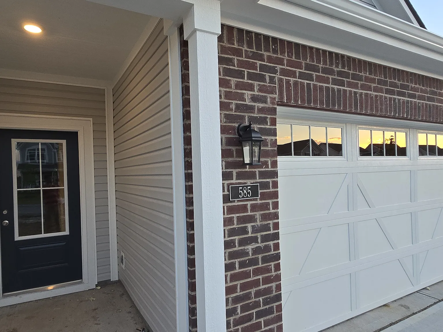 4 bed, 2527 sqft, $2,700 — Photo 2