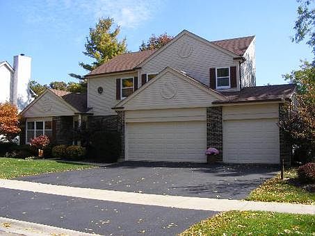 1st image of 916 Interlaken Dr