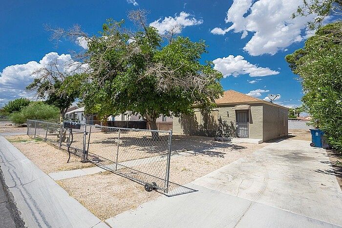 1st image of 127 Palm Ln