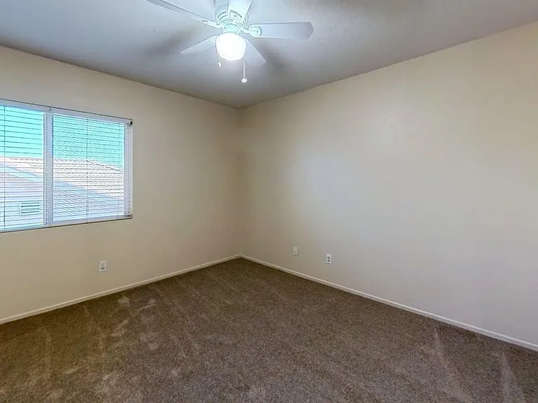 2226 Willowbrook Ln — Photo 24
