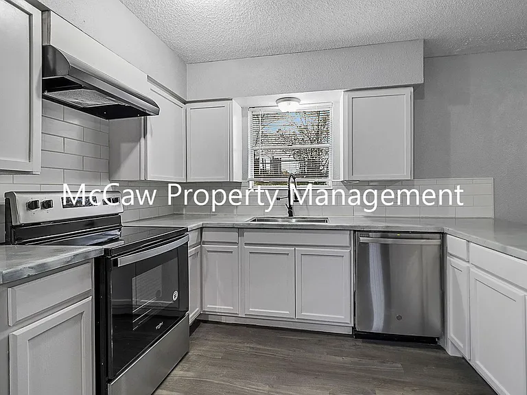 7012 Candlewick Ct — Photo 8