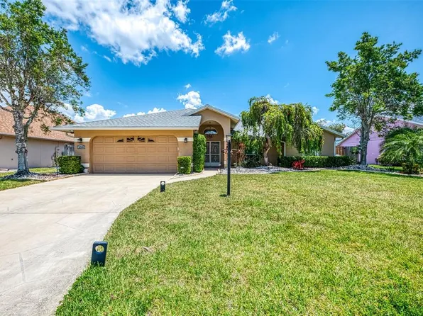 5742 39th Street Cir E, Bradenton, FL 34203