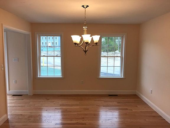 3rd image of 76 Parkview Ln
