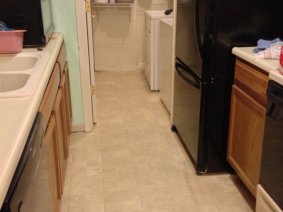 1st image of 660 Friars Ln APT 10