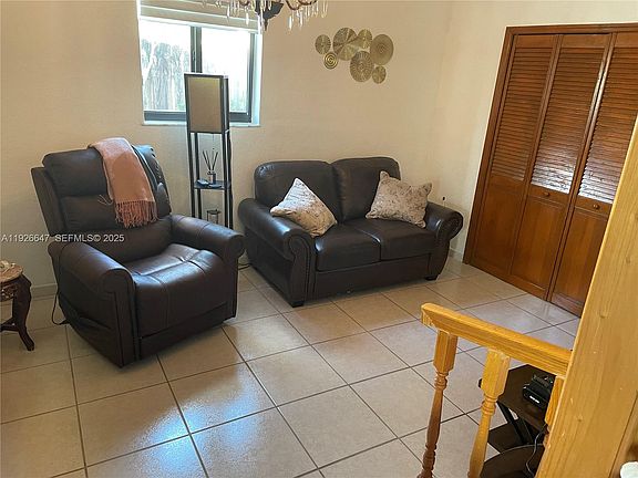 3rd image of 4635 SW 95th Ave