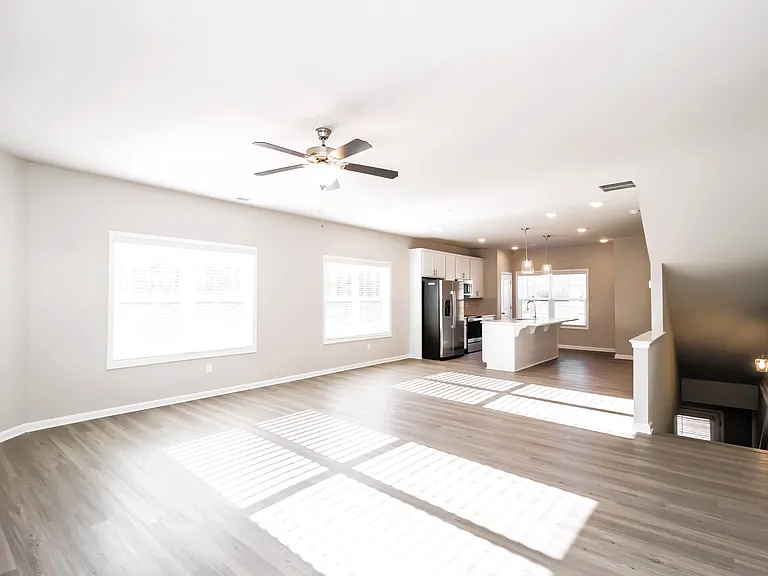 616 Elliston Pl — Photo 6