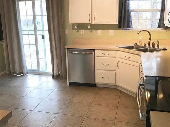 4th image of 854 Seabreeze Dr