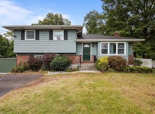 116 N Middletown Rd, Nanuet, NY 10954