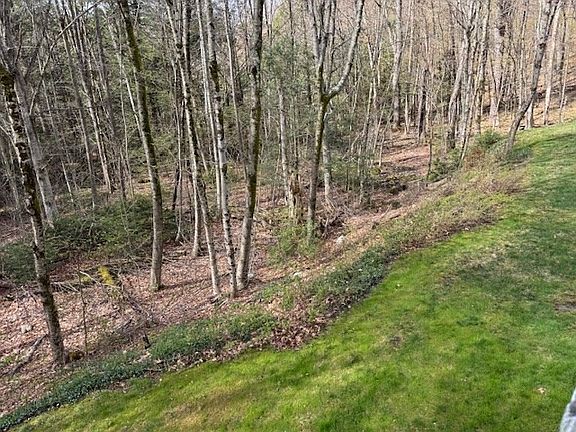 4th image of 139 E County Rd