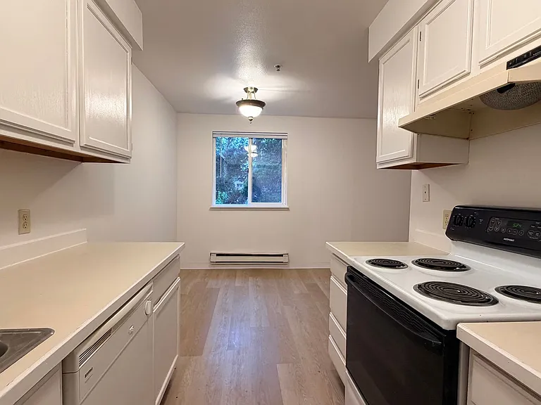 Brighton North Apartments — Photo 17