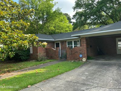 1260 Greenbriar St, Jackson, MS, 39211