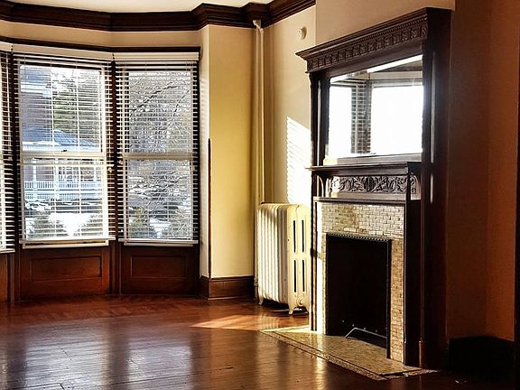 2nd image of 143 Eagle St APT 3