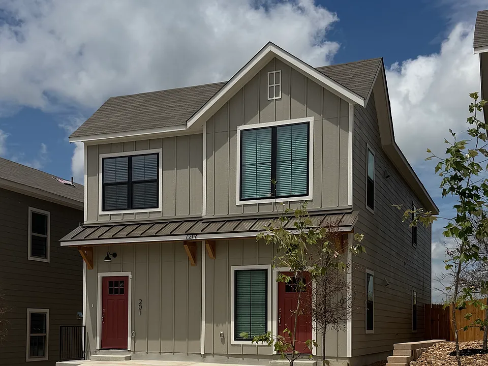7219 Magnolia Vlg #101
