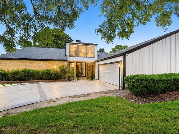 2nd image of 1515 Haven Lock Dr
