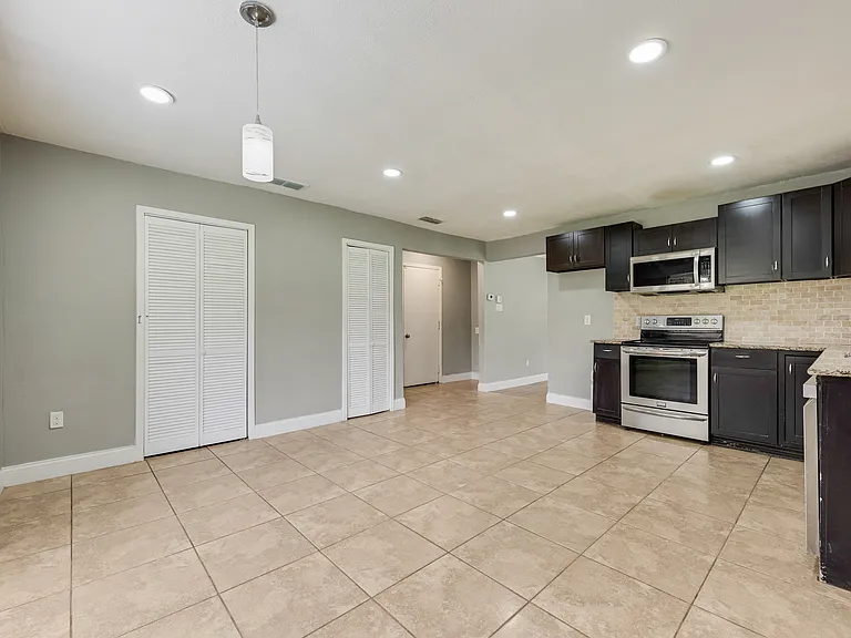 1732 Delaford Ct — Photo 12