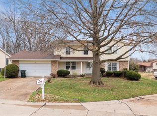 28 San Camille Dr, Saint Charles, MO 63303
