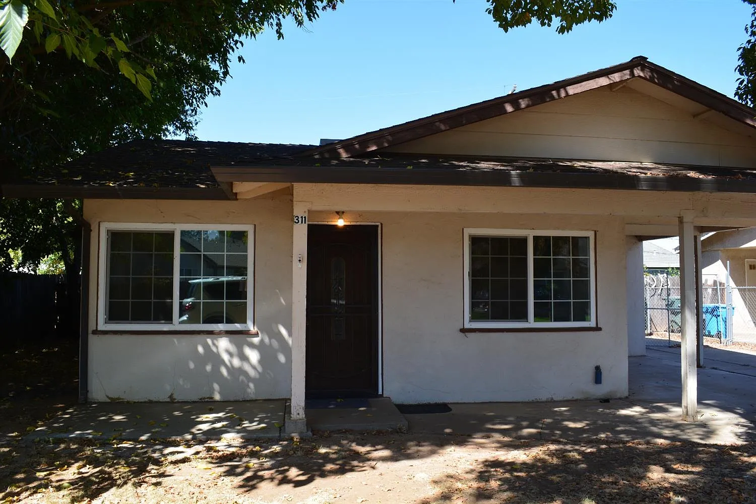 311 Olive St photo 1