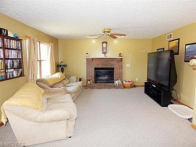 3rd image of 5535 Carriage Ln