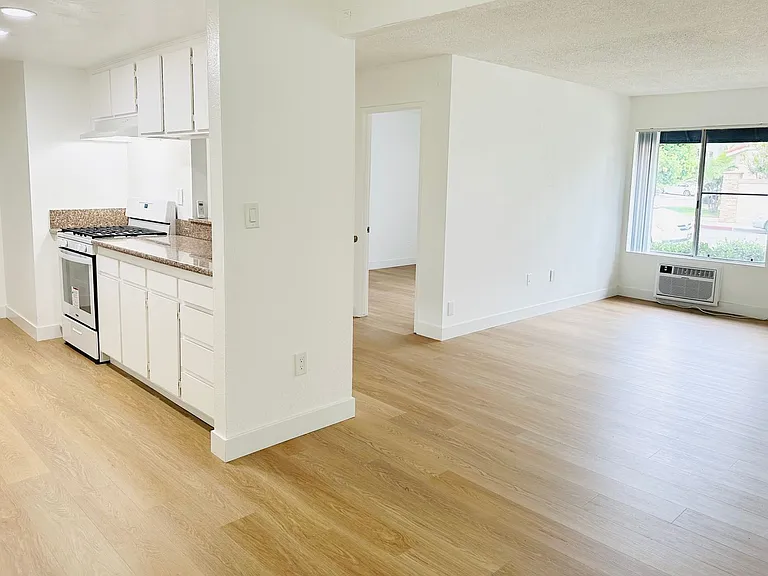 Bever Place — Photo 32