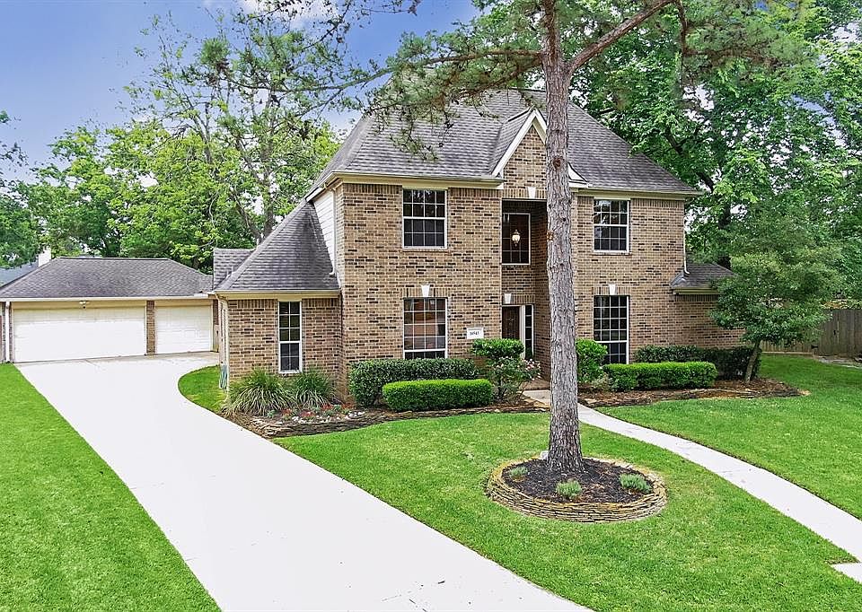 Beautiful Emerald Home with four bedrooms, 3 full baths and an over size three car garage!