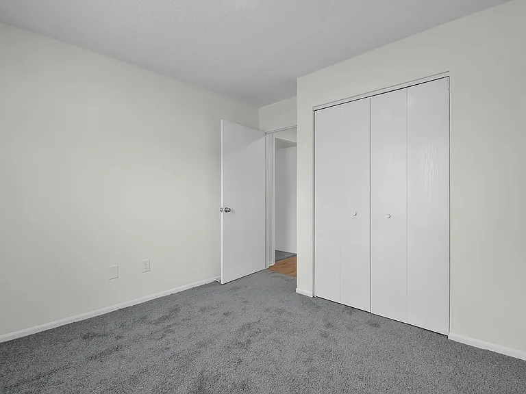 Coventry Apartments — Photo 21