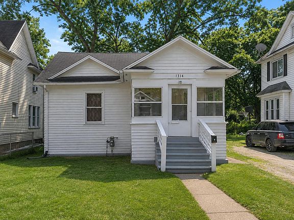 2nd image of 1314 Clinton Ave