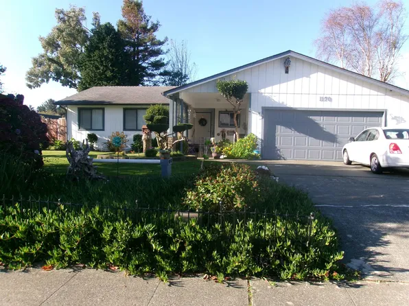 1170 Oregon St, Crescent City, CA 95531