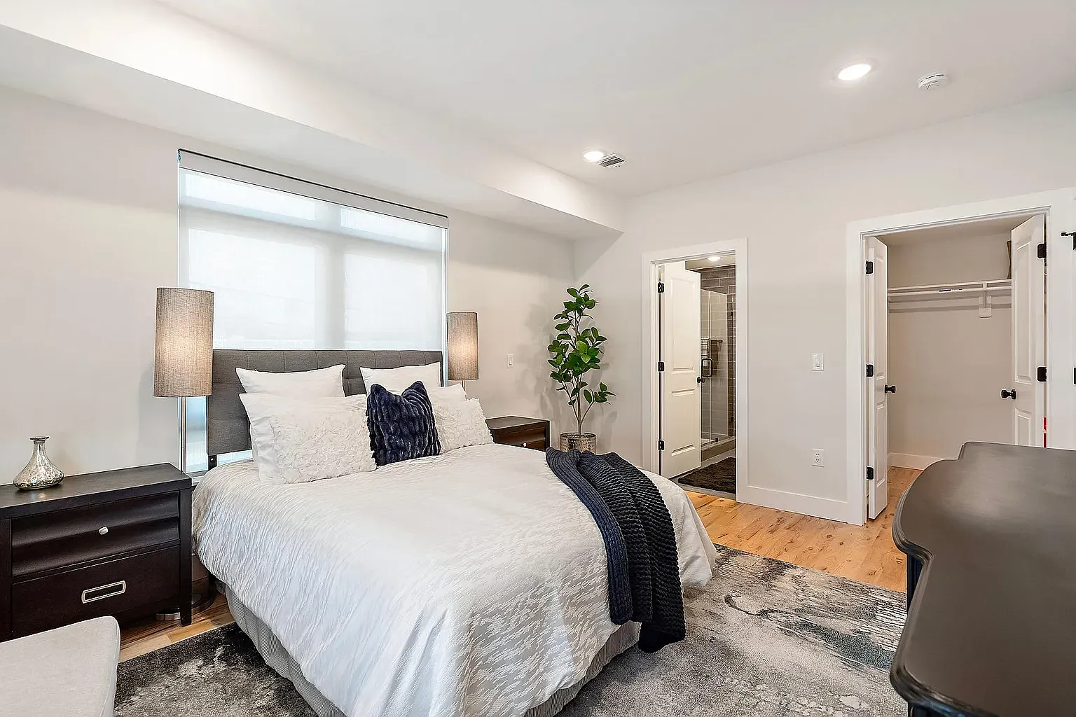 3 bed, 1200 sqft, $2,600 — Photo 4