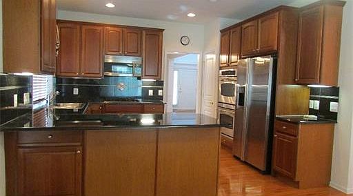 4th image of 256 Longwood Ln