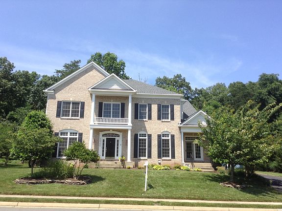 6BR/6.5BA/3GA Brick Colonial