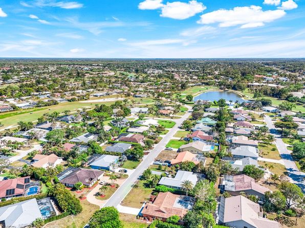 268 Baltusrol Dr, Naples, FL 34113