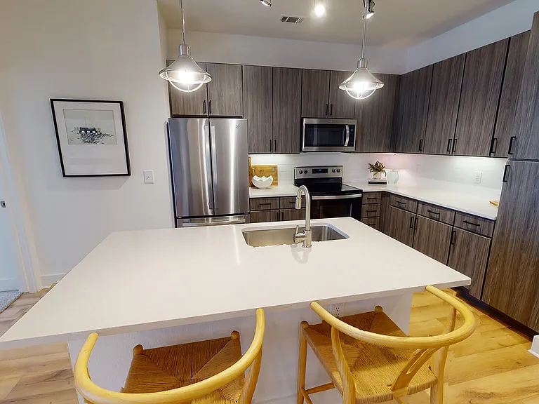 2125 Yale Apartments — Photo 40