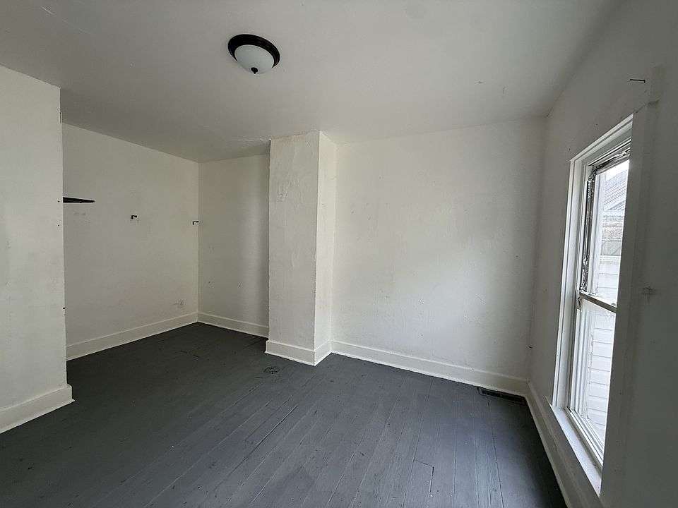 1st image of 243 Chestnut Ave #1