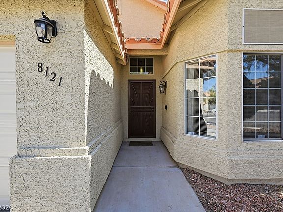 4th image of 8121 Dolphin Landing Dr