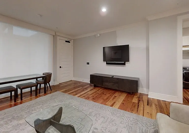 288 King St #202 — Photo 4
